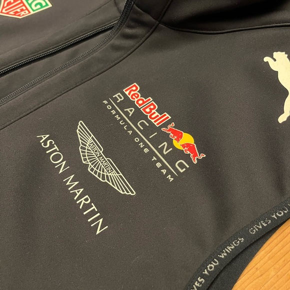 Red Bull F1 team vest - Picture 2 of 4